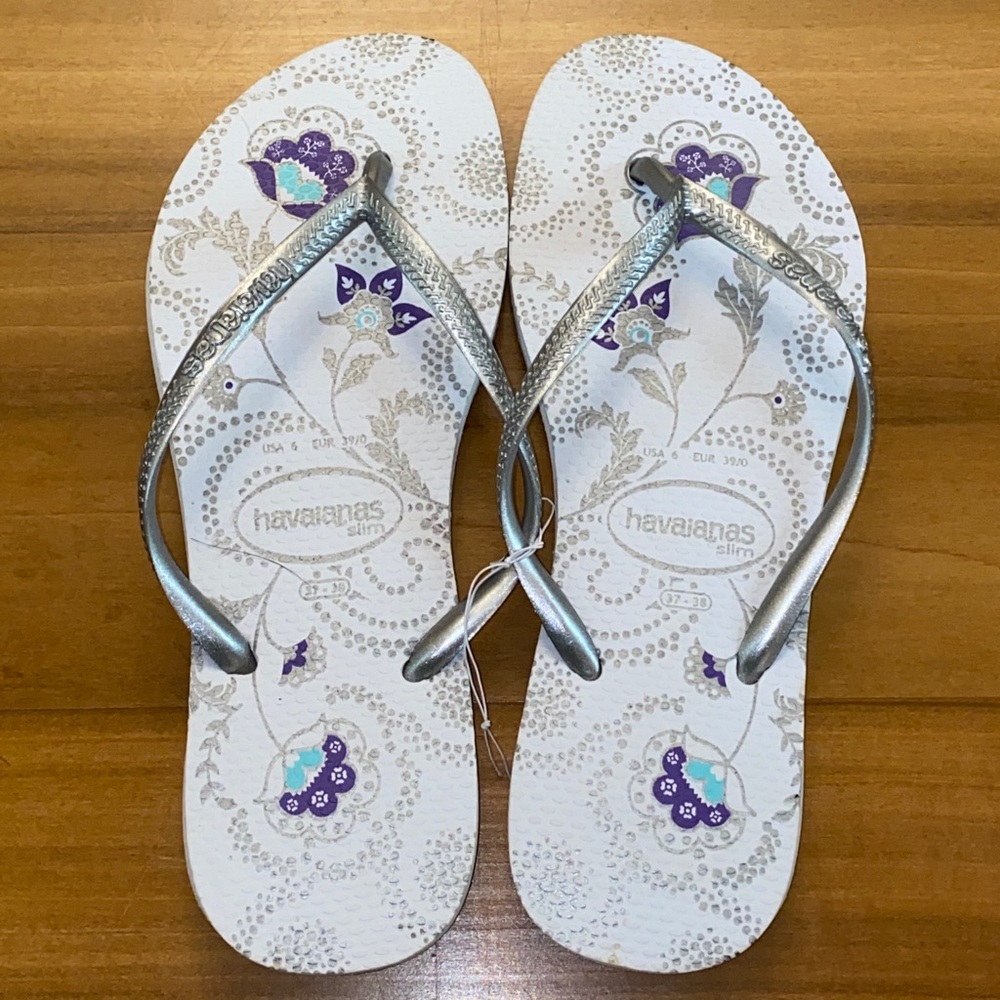 Havaianas Slim Flip Flops (US 6)